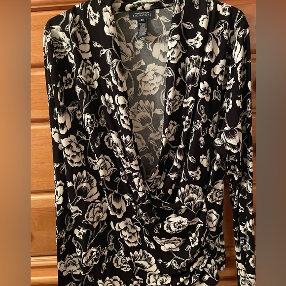 Floral Black and White Women's Wrap Top with Ruching - Picture 1 of 8